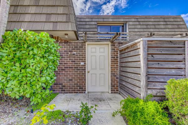 Glenwood Townhomes, 918 9th Ter, Palm Beach Gardens, Florida 33418, image 1