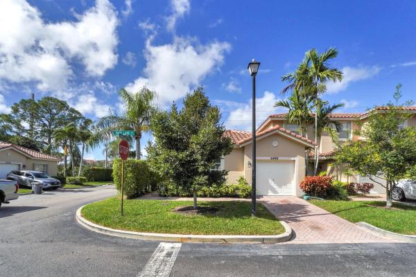 Boynton Oasis, 6468 Park Lake Cir #1, Boynton Beach, Florida 33437, image 1
