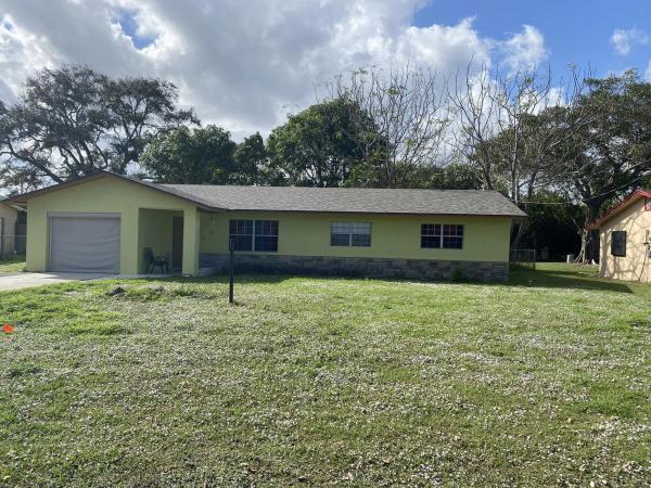 San Lucie Plaza, 2709 Navajo Ave, Fort Pierce, Florida 34946, image 1