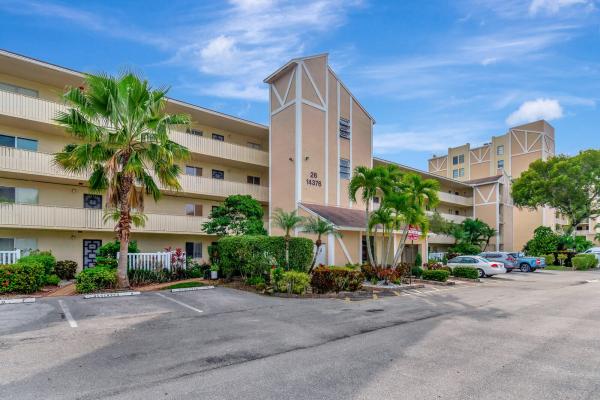 Huntington Lakes 3, 14376 Amberly Ln #206, Delray Beach, Florida 33446, image 1