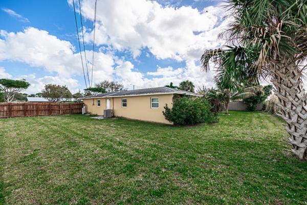 Fairway Pines, 1081 Pineway Dr, Haverhill, Florida 33417, image 2