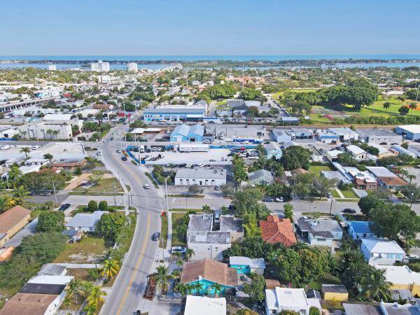 The Gardens, 712 Nottingham Blvd, West Palm Beach, Florida 33405, image 2