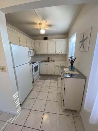 Berkshire At Century Village, 36 Berkshire B, West Palm Beach, Florida 33417, image 2