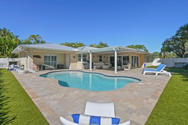 Palm Beach Shores Residential, 304 Claremont Ln, Palm Beach Shores, Florida 33404, image 1