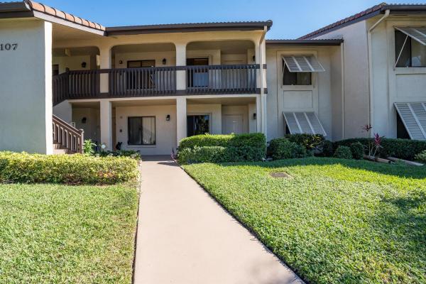 Lakeside Of Banyan Springs, 10107 Mangrove Dr #203, Boynton Beach, Florida 33437, image 1