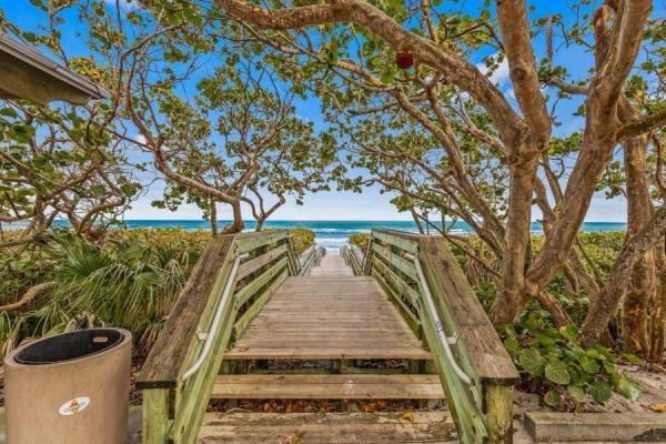 Cape Pointe Of Jonathan's Landing, 3704 Cape Pointe Cir, Jupiter, Florida 33477, image 1