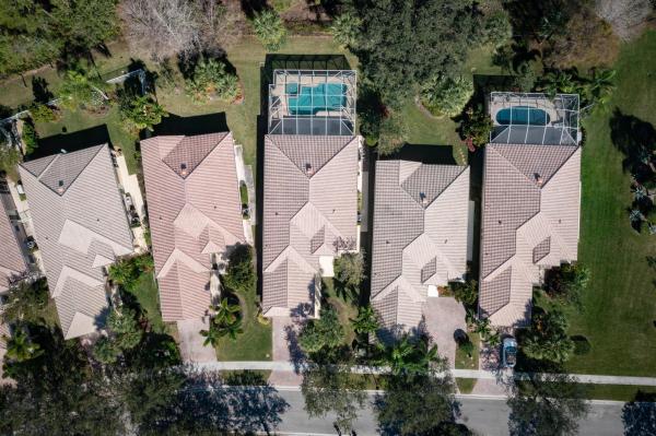 Carleton Oaks, 8987 Oldham Way, Palm Beach Gardens, Florida 33412, image 1