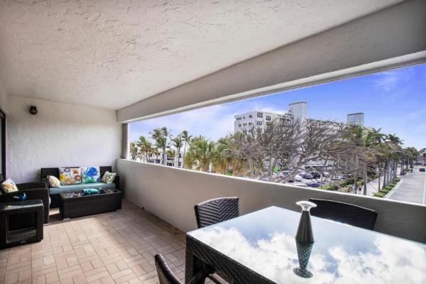 The Beach House, 330 SE 20th Ave #309, Deerfield Beach, Florida 33441, image 2