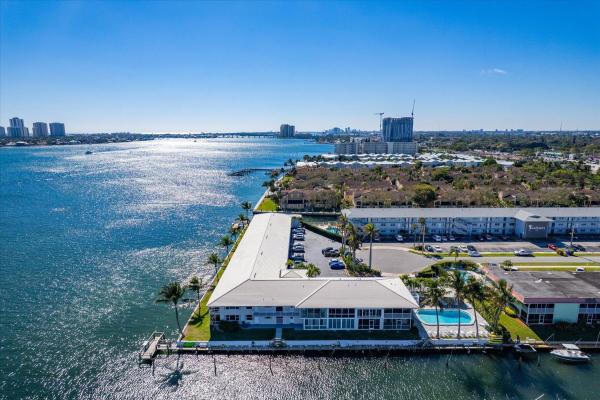Marina Harbour South, 100 Lehane Ter #12, North Palm Beach, Florida 33408, image 1