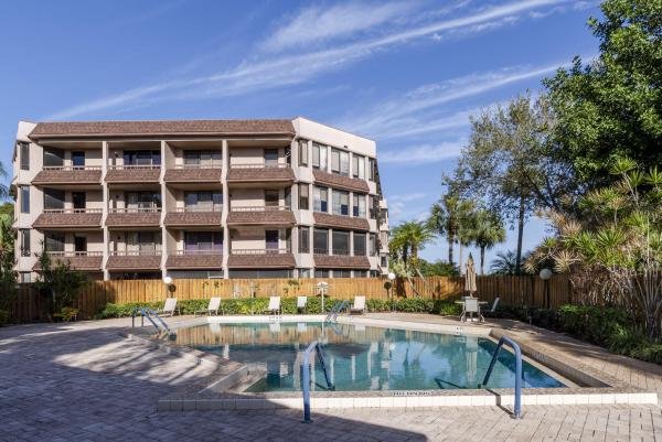 Versailles Court At The Fountains Country Club, 4770 Fountains Dr S #204, Lake Worth, Florida 33467, image 1