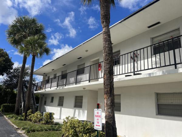 Jupiter In The Pines, 360 Fiesta Ave #122, Tequesta, Florida 33469, image 1