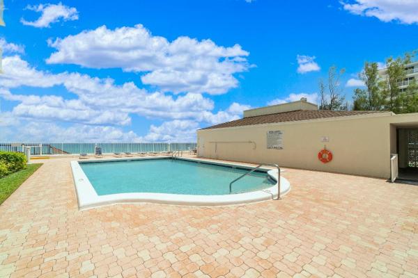 Le Chateau Royal, 3540 S Ocean Blvd #107, South Palm Beach, Florida 33480, image 3