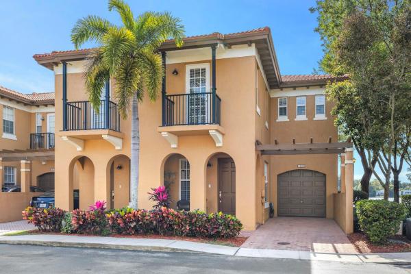 Julia Gardens, 6893 Julia Gardens Dr, Coconut Creek, Florida 33073, image 1
