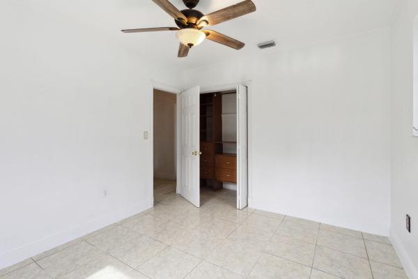 Fulford Highlands, 320 NE 164th St, Golden Glades, Florida 33162, image 1