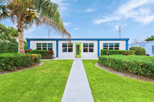 Carleton, 2031 S Suzanne Cir, North Palm Beach, Florida 33408, image 1