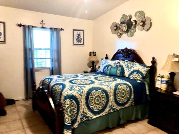 Timber Pine, 1619 W 27th St, Riviera Beach, Florida 33404, image 2