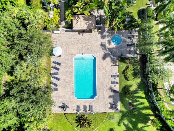 Colony Lake, 4401 Colony View Dr, Lake Worth, Florida 33463, image 1