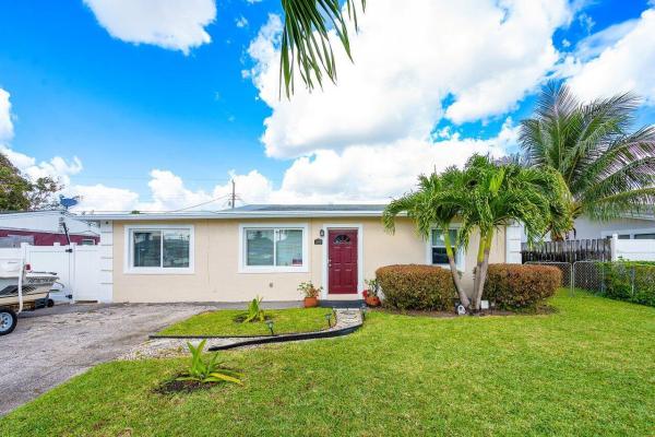 Englewood Manor, 3018 Giuliano Ave, Lake Worth Beach, Florida 33461, image 1