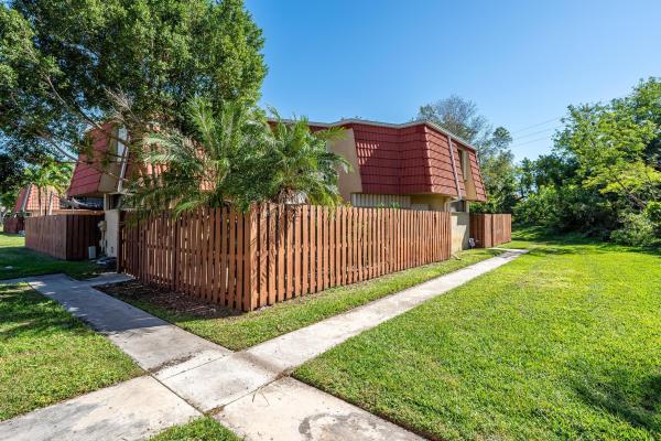 Banyan Lake, 8170 Thames Blvd #A, Boca Raton, Florida 33433, image 1