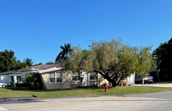 Croissant Park West River, 708 SW 12th Th St, Fort Lauderdale, Florida 33315, image 1