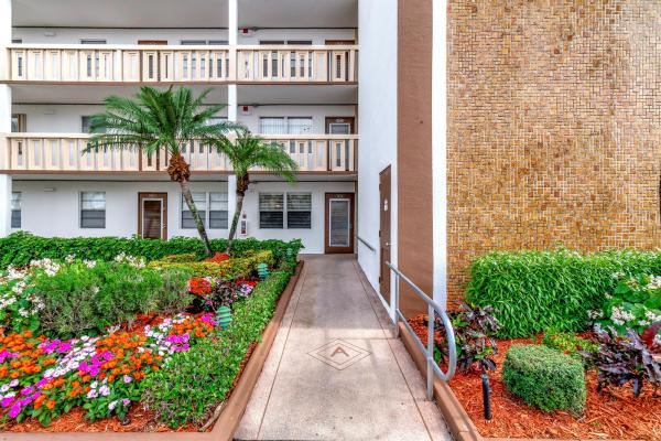 Guildford At Century Village, 1010 Guildford A, Boca Raton, Florida 33434, image 1