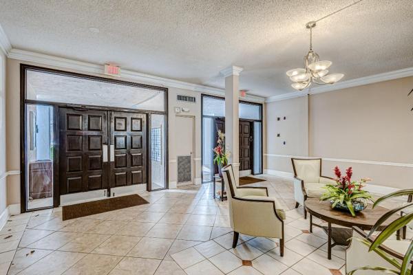 Breakwaters Of The Palm Beaches, 480 Executive Center Dr #1i, West Palm Beach, Florida 33401, image 1