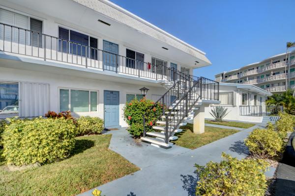 Parkview Villas, 2400 Lake Osborne Dr #212, Lake Worth Beach, Florida 33461, image 1