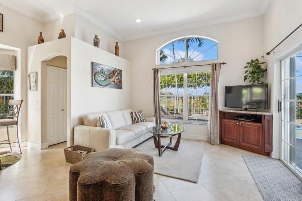 La Gorce Village, 5858 La Gorce Cir, Lake Worth, Florida 33463, image 1