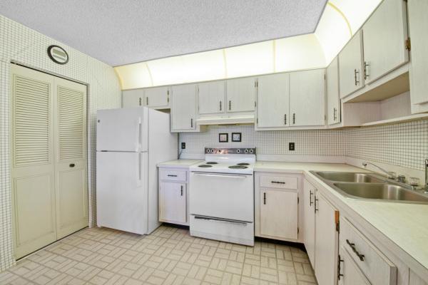 La Pinata, 5817 La Pinata Blvd #C-2, Greenacres, Florida 33463, image 3