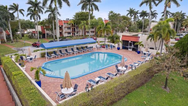 Trevi Court At The Fountains Of Palm Beach, 4393 Trevi Ct #207, Lake Worth Beach, Florida 33467, image 1