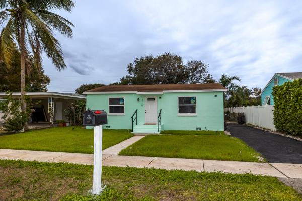 Mantyharju Lantana, 715 N 7th St, Lantana, Florida 33462, image 1