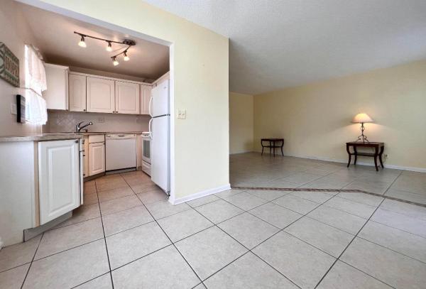 Kingswood At Century Village, 70 Kingswood D, West Palm Beach, Florida 33417, image 2