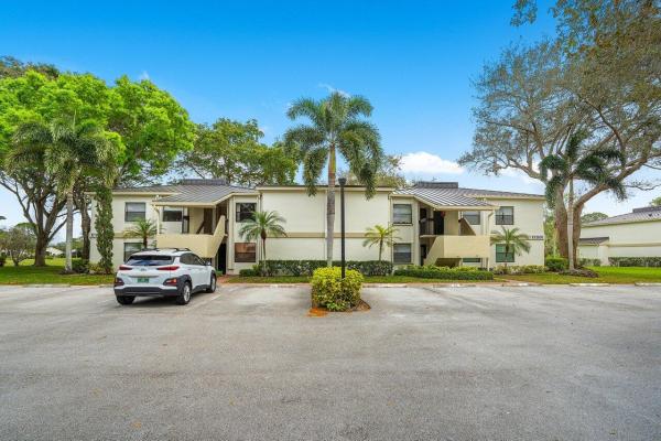 Briarwood At Eastpointe Country Club, 12830 Briarlake Dr #202, Palm Beach Gardens, Florida 33418, image 1