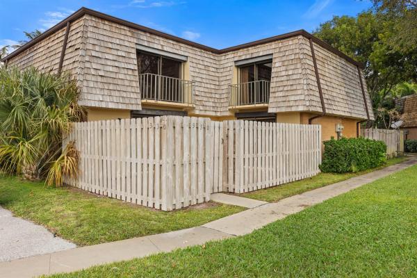 Lakewood Of Palm Springs, 330 Lake Arbor Dr, Palm Springs, Florida 33461, image 1