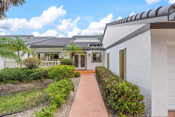 Villas Of Hampshire At Hunters Run, 53 Hampshire Ln, Boynton Beach, Florida 33436, image 1