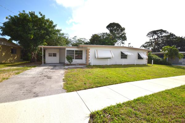 Lake Osborne Estates, 1208 Lake Geneva Dr, Lake Worth Beach, Florida 33461, image 1
