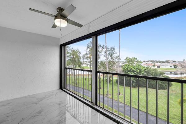 Huntington Lakes 5, 7270 Ashford Pl #304, Delray Beach, Florida 33446, image 1
