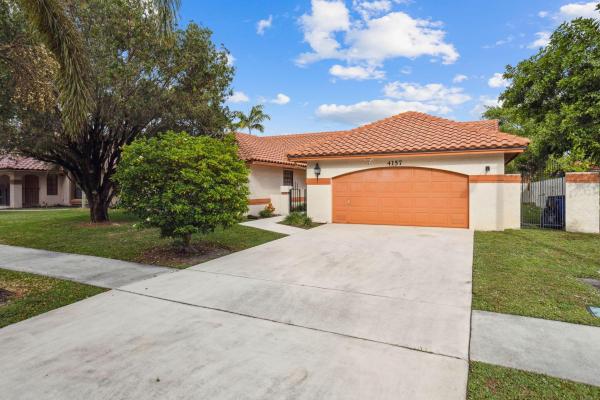 Starlight Cove, 4157 NW 4th Ct, Deerfield Beach, Florida 33442, image 1