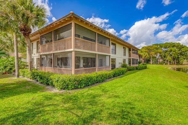 Golf Villas, 641 Brackenwood Cv, Palm Beach Gardens, Florida 33418, image 1
