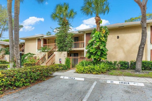 Sanctuary Pines In Boca Raton, 3939 NE 5th Ave #B205, Boca Raton, Florida 33431, image 1