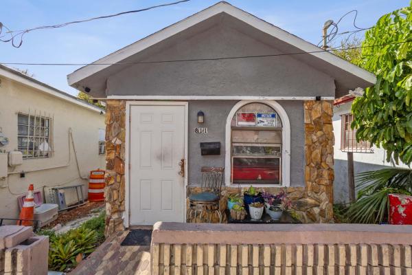 Freshwater, 811 Division Ave, West Palm Beach, Florida 33401, image 1