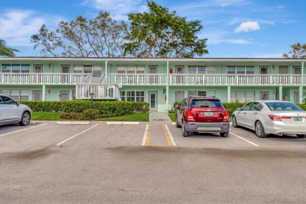 Oakridge, 8 Oakridge B, Deerfield Beach, Florida 33442, image 1