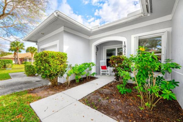The Lakes At The Savannah, 1822 E Sanderling Ln #1, Fort Pierce, Florida 34982, image 2