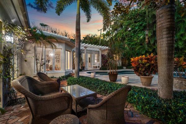 Jamaica Lane, 937 N Lake Way, Palm Beach, Florida 33480, image 1