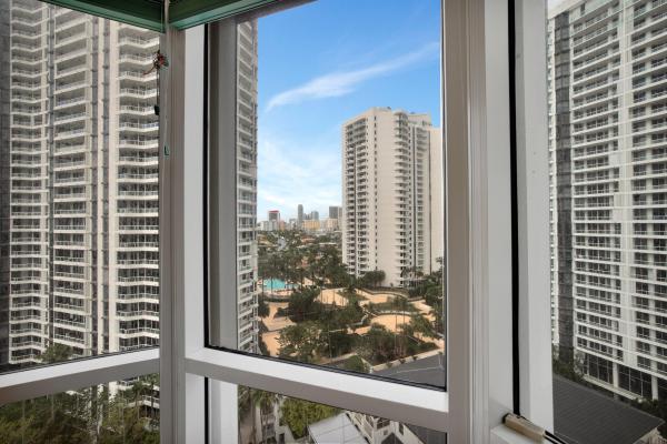 South Tower At The Point, 21055 NE 37th Ave #1503, Aventura, Florida 33180, image 1