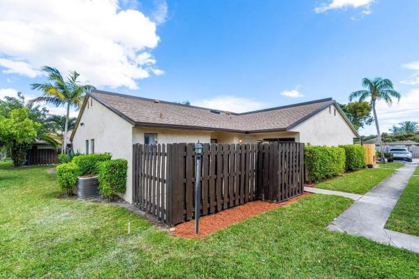 Waterview Estates, 3701 Waterview Cir, Palm Springs, Florida 33461, image 1