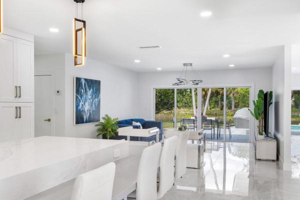 Lexington Of Sherbrooke, 6975 N Calumet Cir, Lake Worth, Florida 33467, image 1