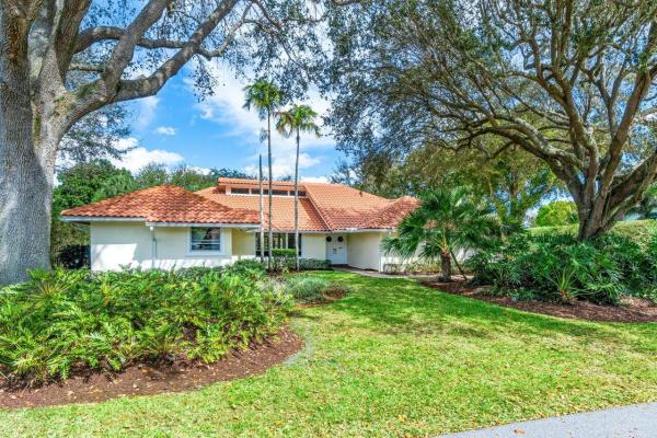 Pine Tree Golf Club, 4505 Saint Andrews Dr, Boynton Beach, Florida 33436, image 1