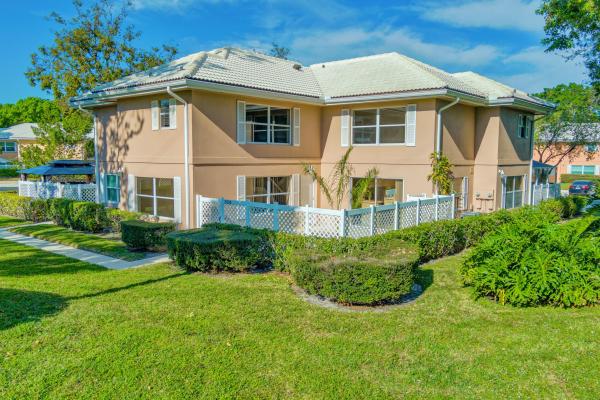 Stamford At The Villages Of Palm Beach Lakes, 3134 Kingston Ct, West Palm Beach, Florida 33409, image 1