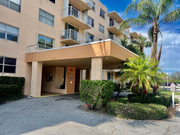 Breakwaters Of The Palm Beaches, 500 Executive Center Dr #3b, West Palm Beach, Florida 33401, image 1